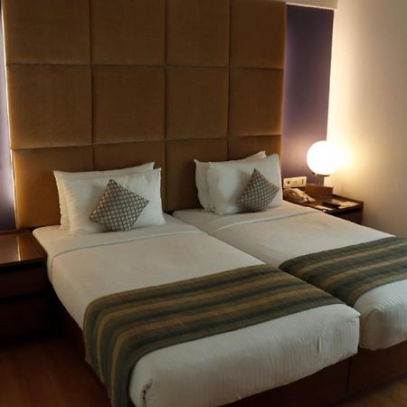 Yogi Executive, Navi Mumbai Hotel Екстериор снимка