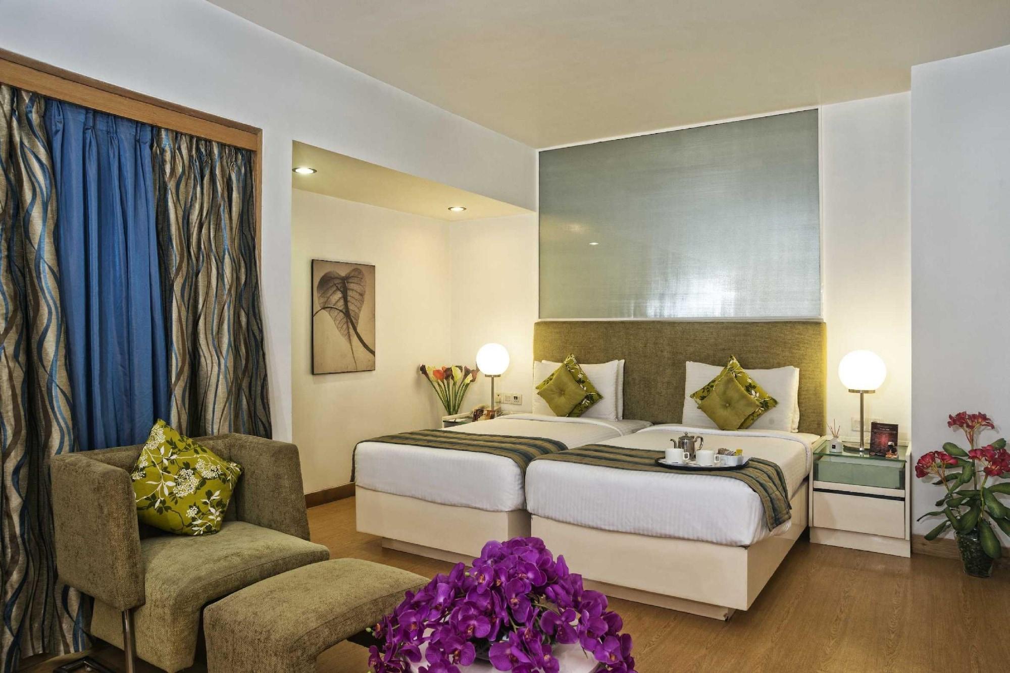 Yogi Executive, Navi Mumbai Hotel Екстериор снимка