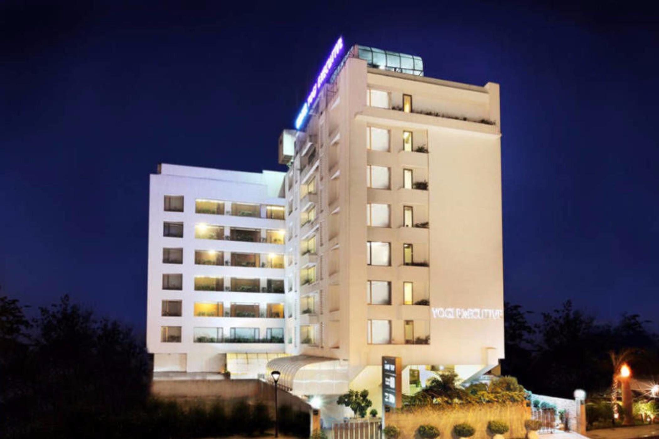 Yogi Executive, Navi Mumbai Hotel Екстериор снимка