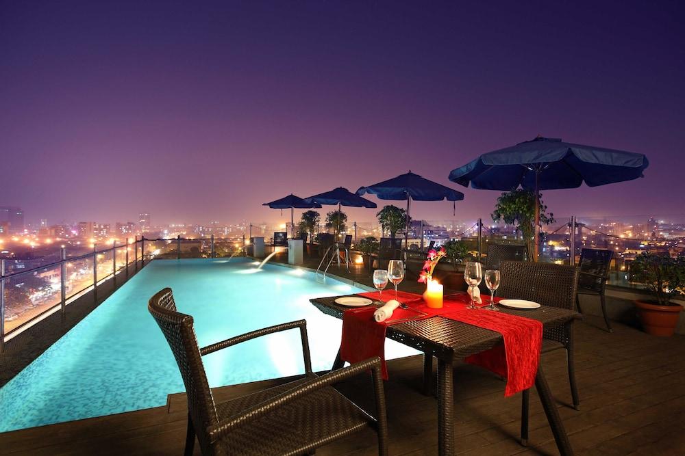 Yogi Executive, Navi Mumbai Hotel Екстериор снимка