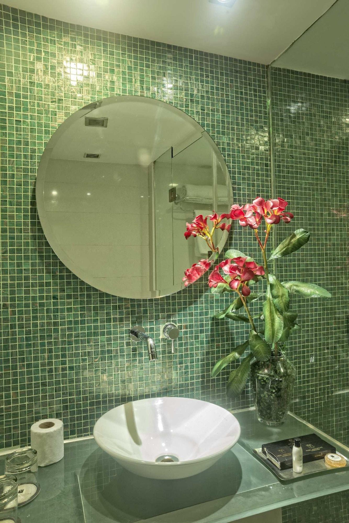 Yogi Executive, Navi Mumbai Hotel Екстериор снимка