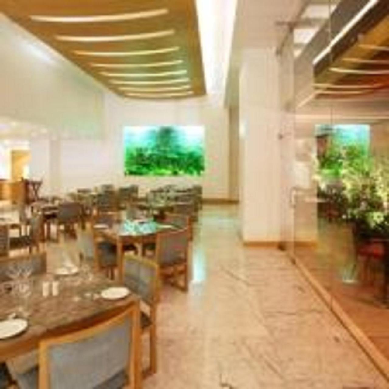Yogi Executive, Navi Mumbai Hotel Екстериор снимка