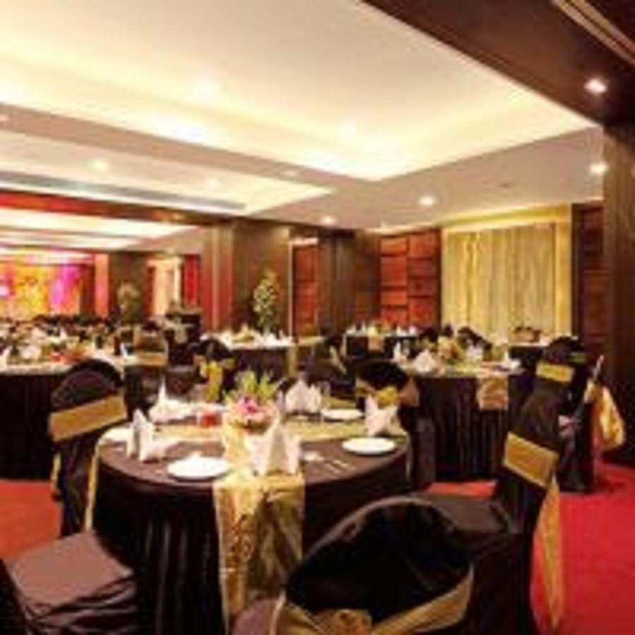 Yogi Executive, Navi Mumbai Hotel Екстериор снимка