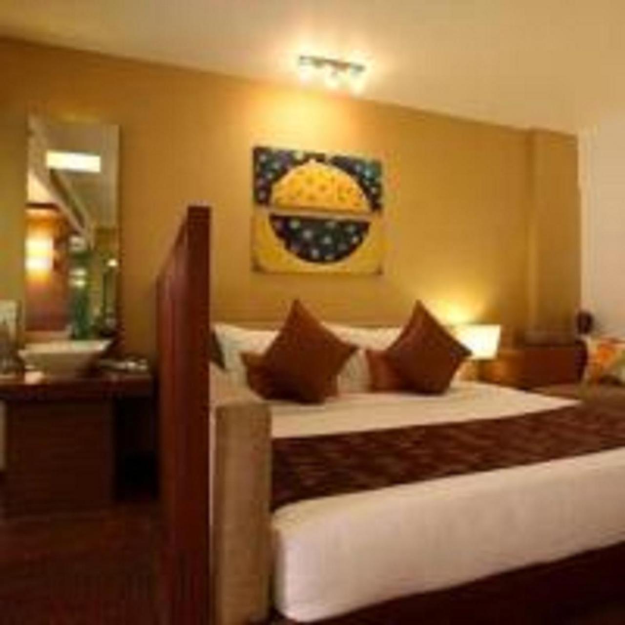 Yogi Executive, Navi Mumbai Hotel Екстериор снимка
