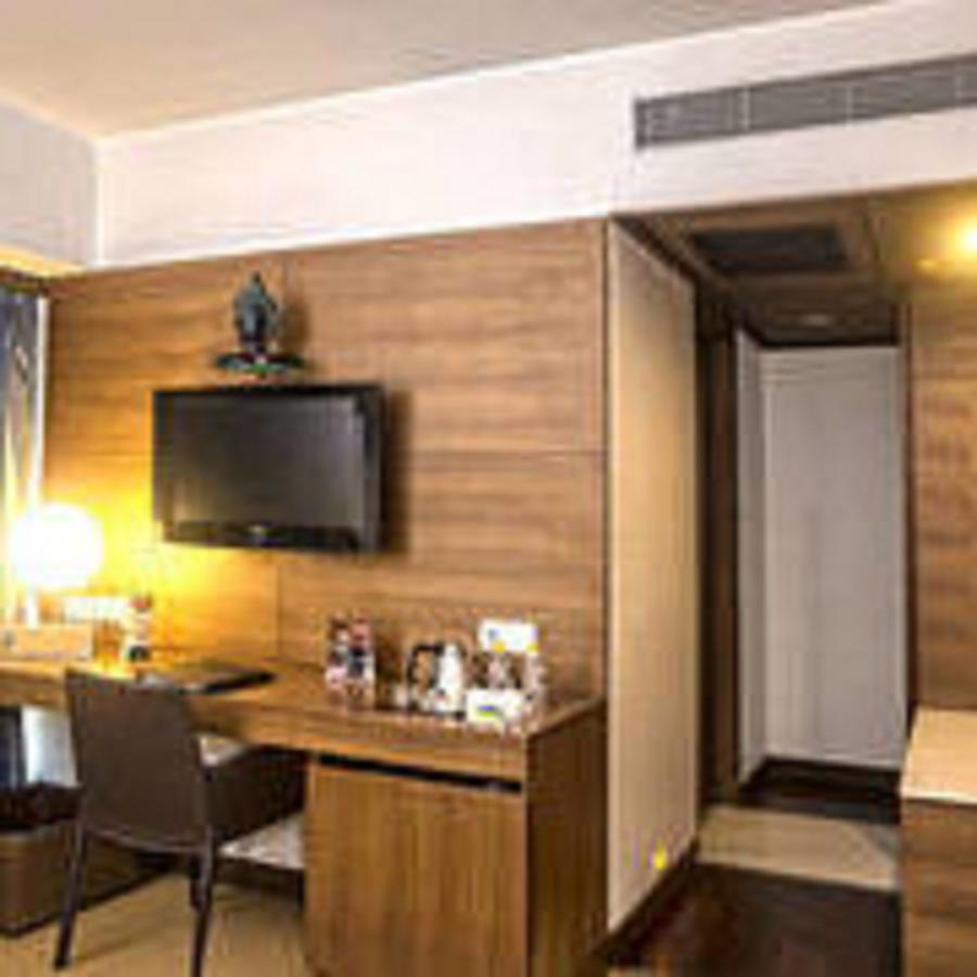 Yogi Executive, Navi Mumbai Hotel Екстериор снимка